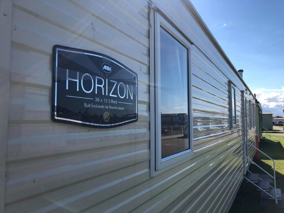 3 Bed 8 Berth Caravan In California Cliffs - M1 Great Yarmouth Kültér fotó