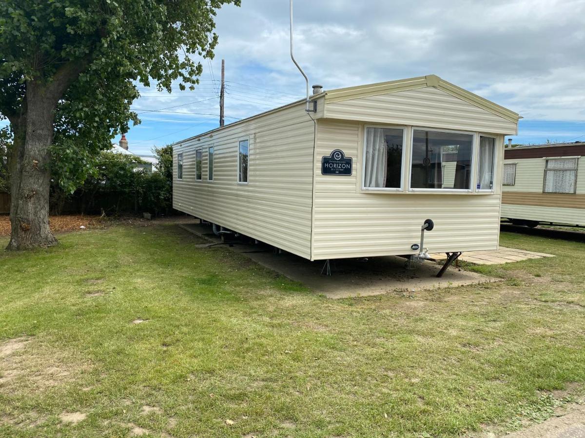 3 Bed 8 Berth Caravan In California Cliffs - M1 Great Yarmouth Kültér fotó