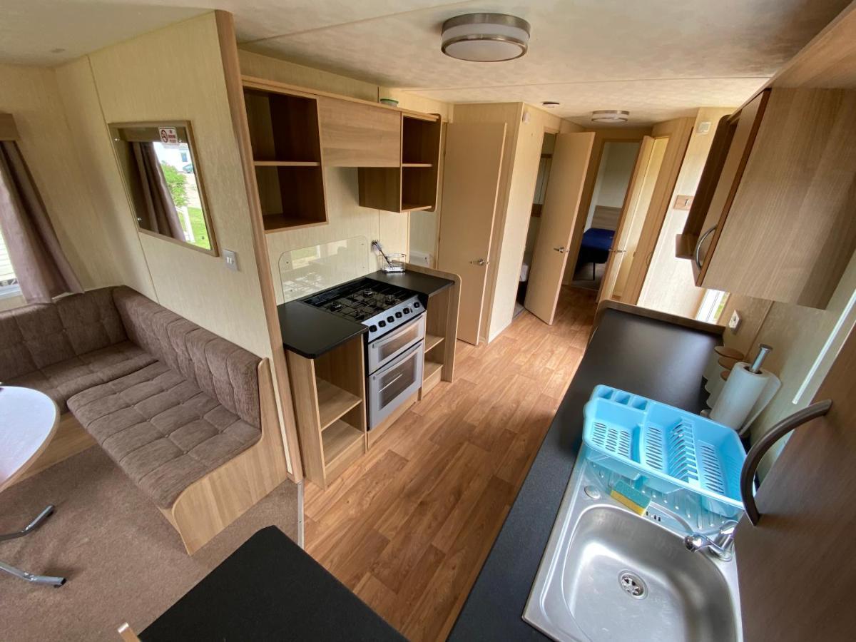 3 Bed 8 Berth Caravan In California Cliffs - M1 Great Yarmouth Kültér fotó