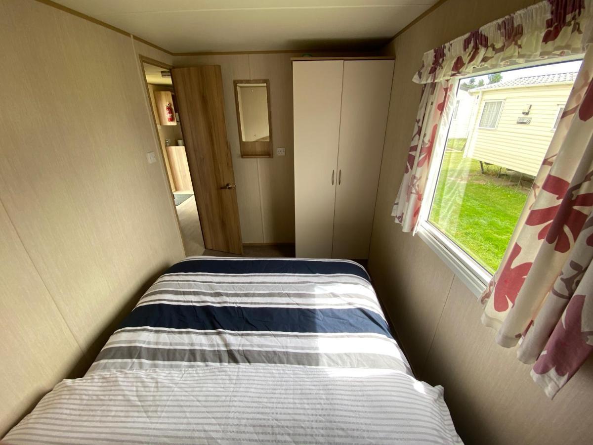 3 Bed 8 Berth Caravan In California Cliffs - M1 Great Yarmouth Kültér fotó